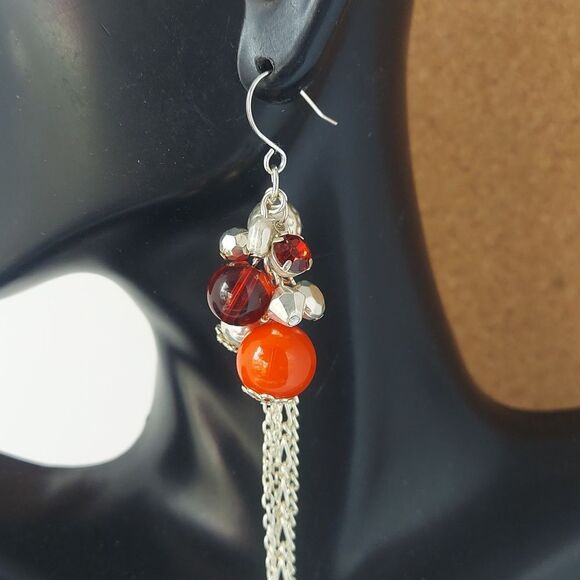 E2479 Silvertone & Red Cluster Beaded Statement Dangle Drop Earrings - Picture 2 of 7